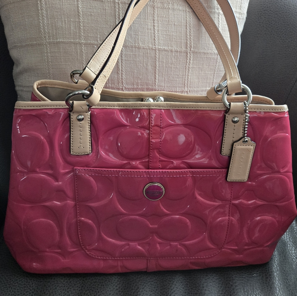 Coach Peyton Patent Leather Kiss Lock Shoulder Bag